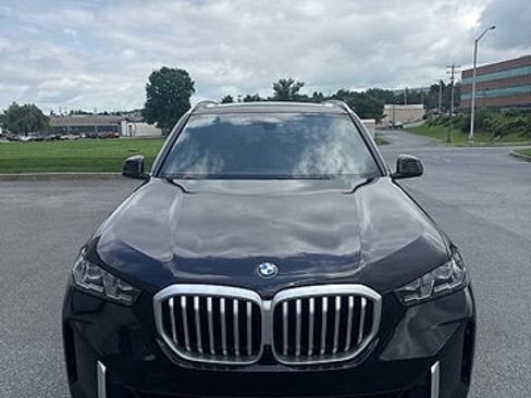 Used 2024 BMW X5 xDrive40i w/ Premium Package AWD/4WD image 1