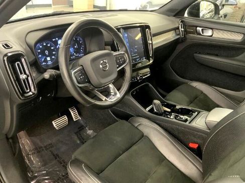 Used 2020 Volvo XC40 T5 R-Design image 10