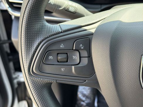 Used 2025 Buick Envista Preferred FWD image 33