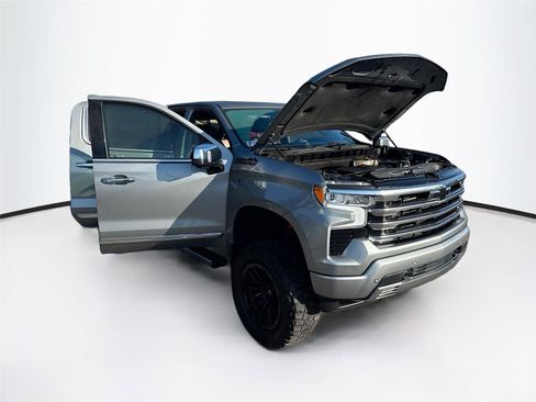 Used 2023 Chevrolet Silverado 1500 High Country w/ Z71 Off-Road Package image 39