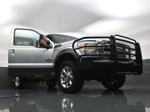 Used 2015 Ford F250 Lariat w/ Lariat Ultimate Package AWD/4WD image 28
