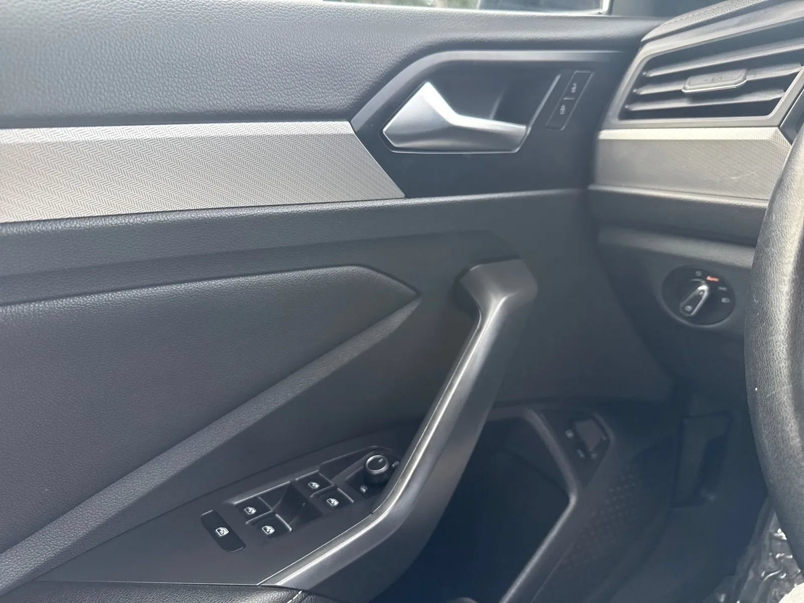 Used 2024 Volkswagen Jetta S FWD image 19