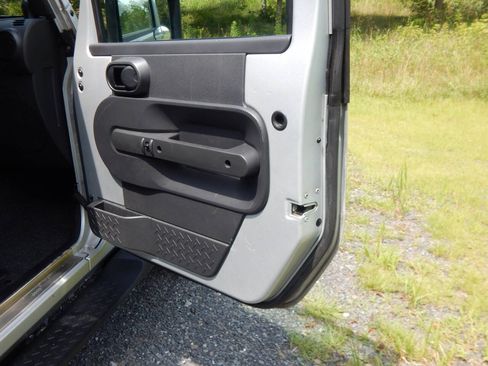 Used 2007 Jeep Wrangler X AWD/4WD image 12