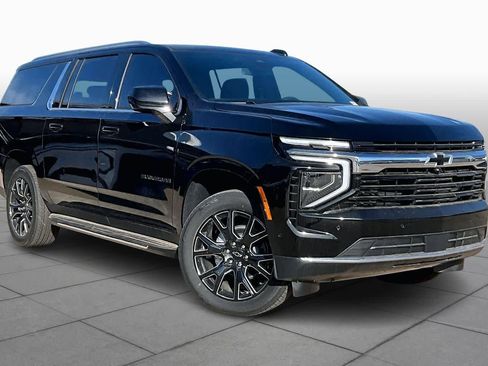 New 2025 Chevrolet Suburban LS w/ LPO, Dark Essentials Package image 3