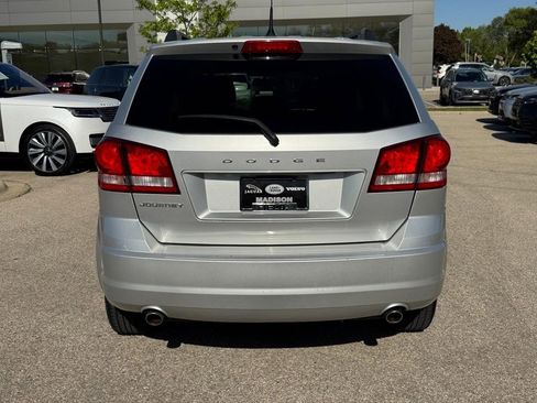 Used 2011 Dodge Journey Mainstreet w/ Popular Equipment Group FWD image 3