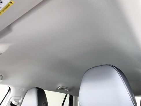 New 2026 Volkswagen Tiguan SE image 30