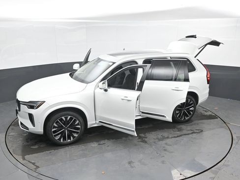 New 2026 Volvo XC90 B6 Plus w/ Protection Package image 45