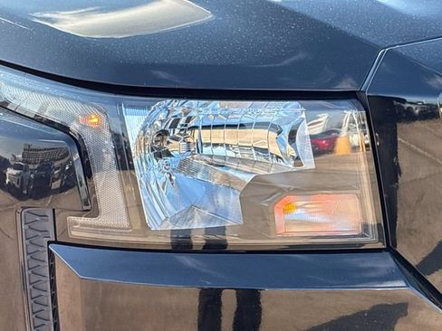 Used 2023 Nissan Frontier SV w/ SV Convenience Package RWD image 27