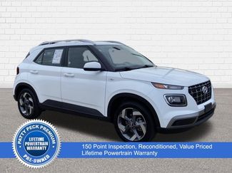 Used 2025 Hyundai Venue SEL video 1