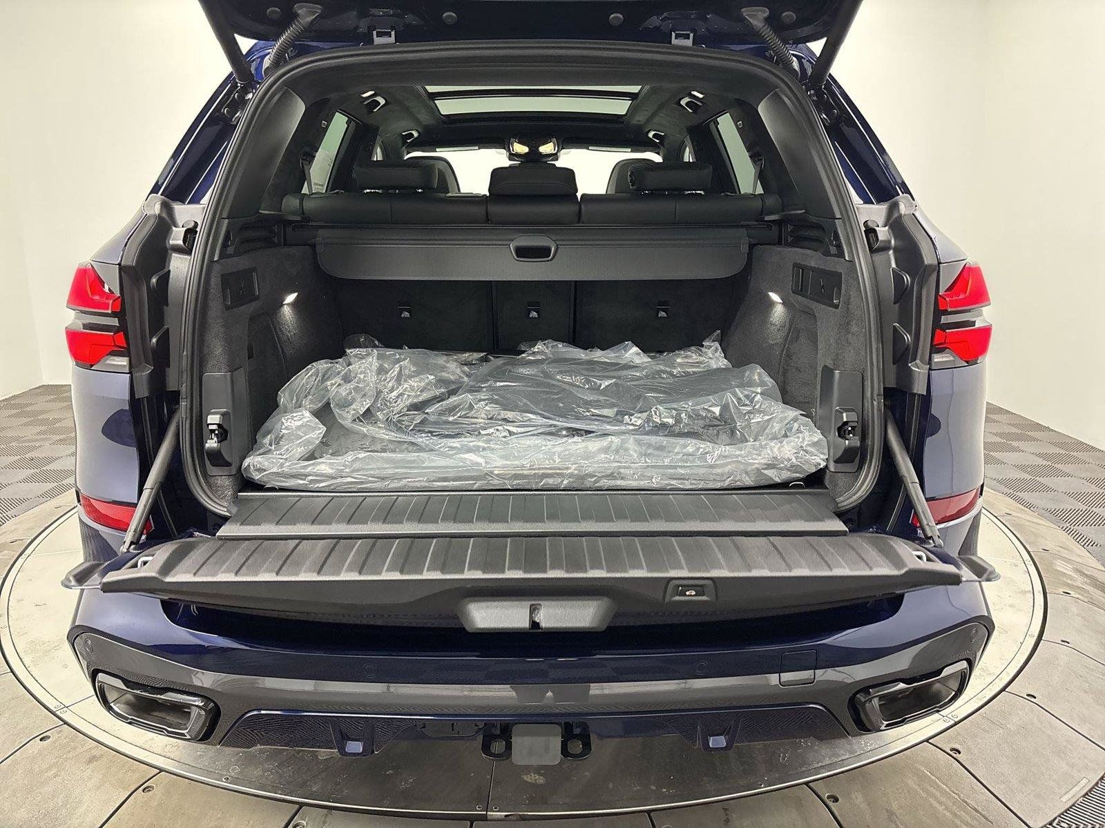 New 2026 BMW X5 xDrive40i w/ M Sport Package AWD/4WD image 21