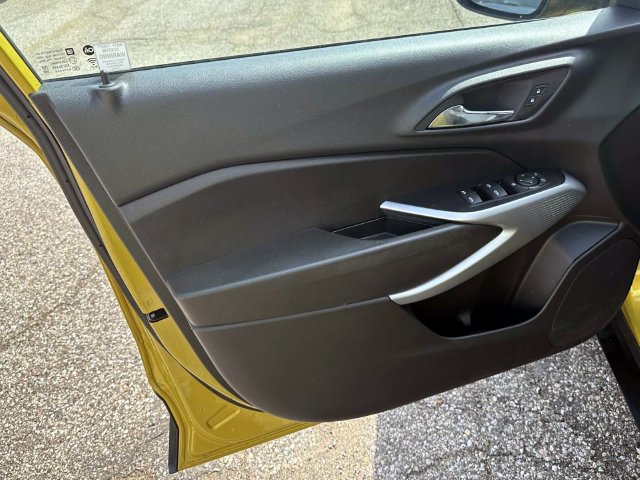 Certified 2024 Chevrolet Trax RS w/ Sunroof Package FWD image 13