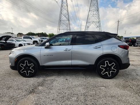 Used 2023 Chevrolet Blazer RS w/ Enhanced Convenience Package FWD image 4