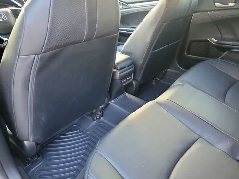 Used 2018 Honda Civic Touring image 12