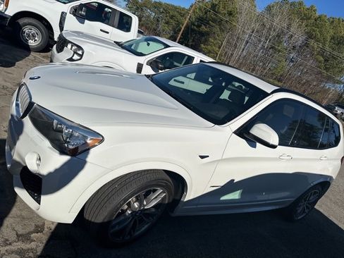 Used 2017 BMW X3 xDrive28i image 3
