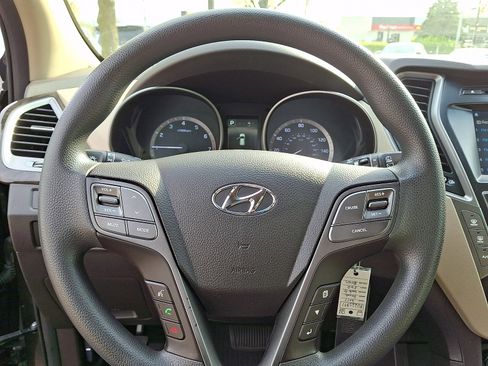 Used 2017 Hyundai Santa Fe SE FWD image 22