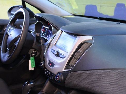 Used 2016 Chevrolet Cruze LS image 10