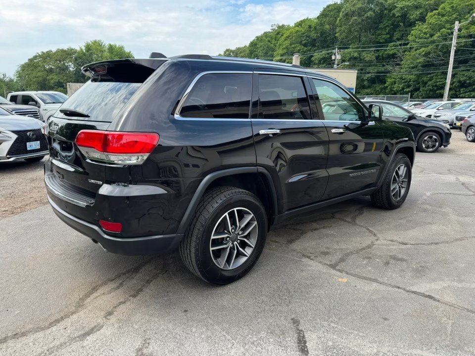 Used 2019 Jeep Grand Cherokee Limited AWD/4WD image 7