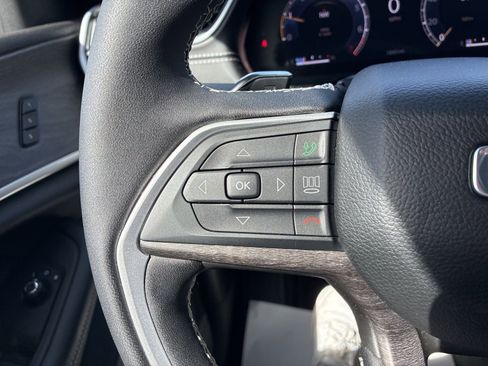 New 2025 Jeep Grand Cherokee L Limited image 30