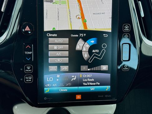 Used 2019 Toyota Prius Prime Advanced FWD image 12