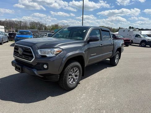 Used 2019 Toyota Tacoma SR5 image 3