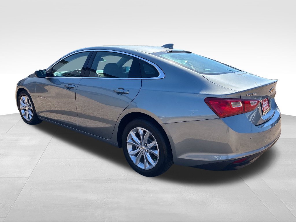 Used 2025 Chevrolet Malibu LT FWD image 3