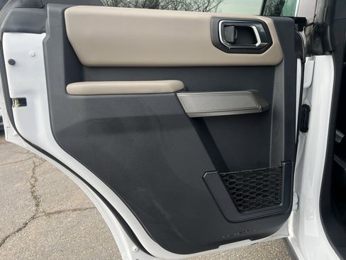 Used 2023 Ford Bronco Wildtrak image 37