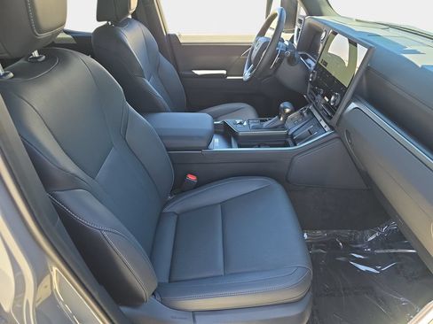 Used 2025 Lexus GX 550 w/ Cold Area Package AWD/4WD image 12