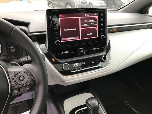 Used 2020 Toyota Corolla SE w/ SE Premium Package image 18