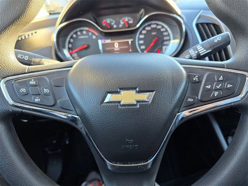 Used 2017 Chevrolet Cruze LT image 24