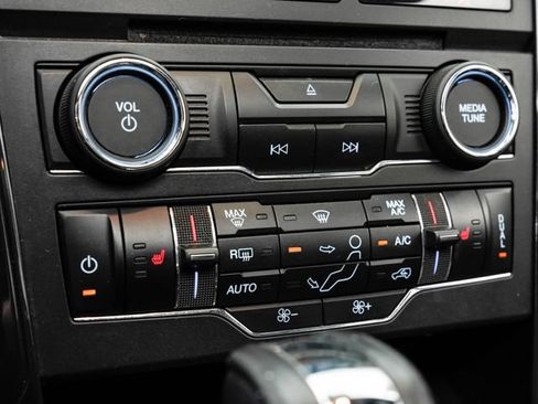 Used 2017 Ford Explorer XLT w/ Equipment Group 202A FWD image 19