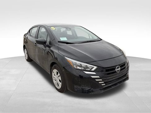 Used 2025 Nissan Versa S w/ Trunk Package image 3