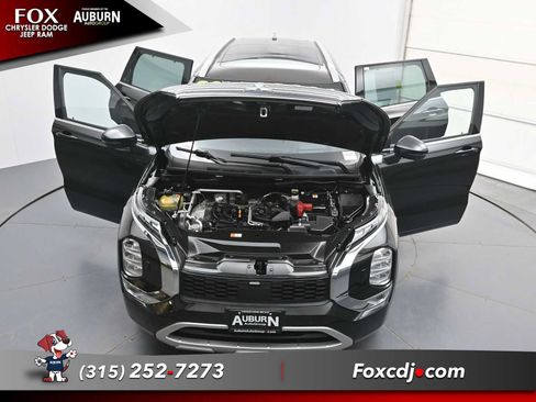 Used 2023 Mitsubishi Outlander SEL 40th Anniversary AWD/4WD image 36