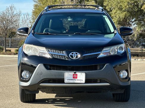 Used 2014 Toyota RAV4 Limited w/ Technology Package image 9