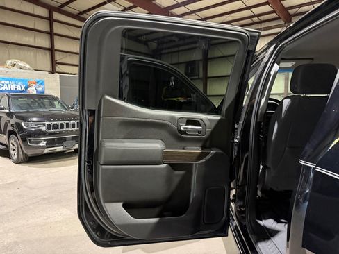 Used 2019 Chevrolet Silverado 1500 RST AWD/4WD image 15