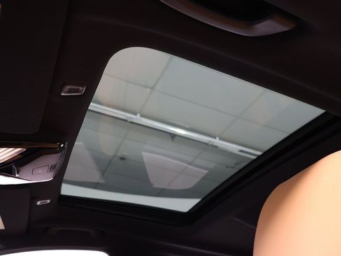 Used 2022 BMW M550i xDrive w/ Premium Package image 27