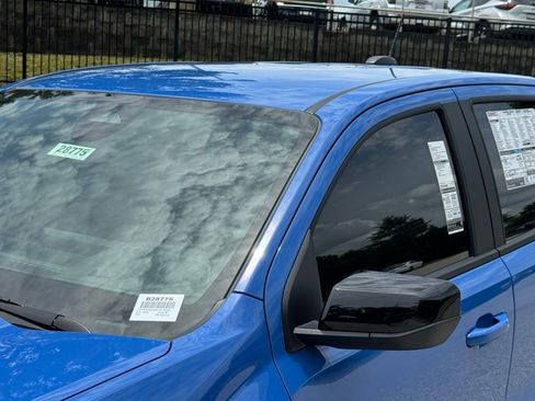 New 2025 GMC Canyon Elevation w/ Convenience Package image 9