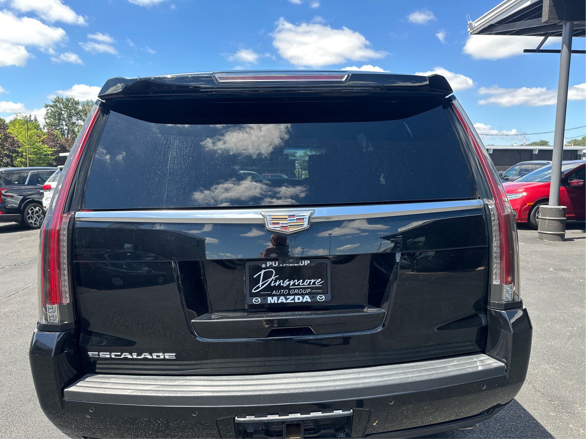 Used 2017 Cadillac Escalade Platinum AWD/4WD image 27