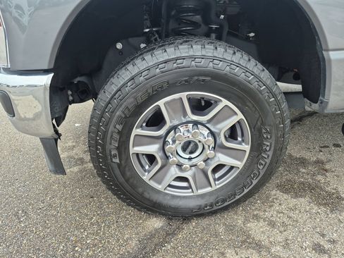 Used 2025 Ford F250 Lariat AWD/4WD image 32