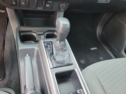 Used 2023 Toyota Tacoma SR5 w/ Technology Package AWD/4WD image 21