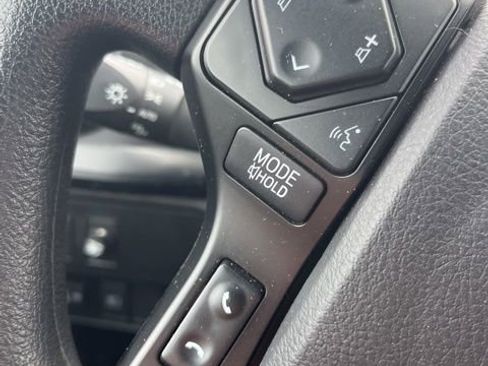 Used 2022 Toyota Tacoma SR image 6