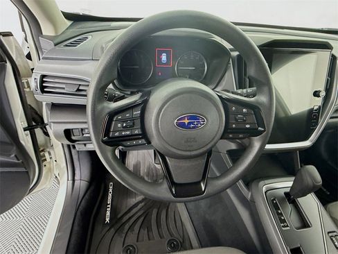 Used 2025 Subaru Crosstrek 2.0i Premium image 12