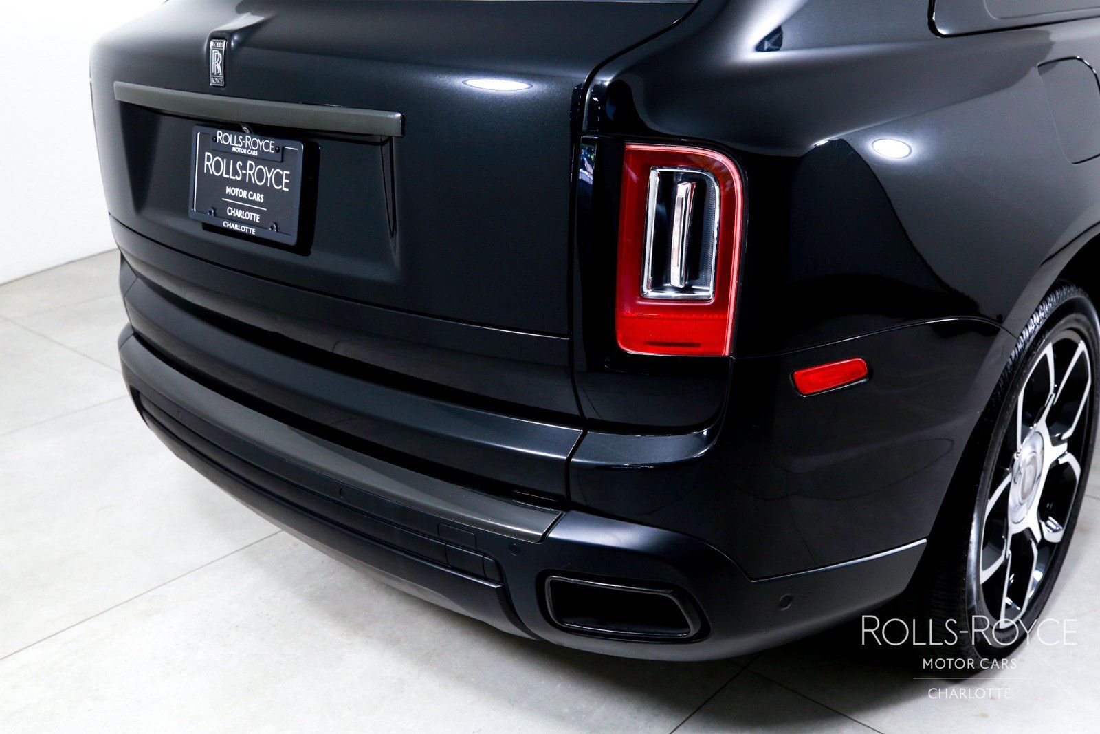 Used 2020 Rolls-Royce Cullinan Black Badge AWD/4WD image 39