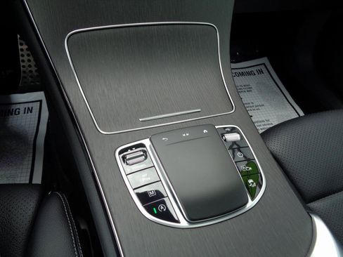 Used 2021 Mercedes-Benz GLC 300 4MATIC w/ AMG Line image 12