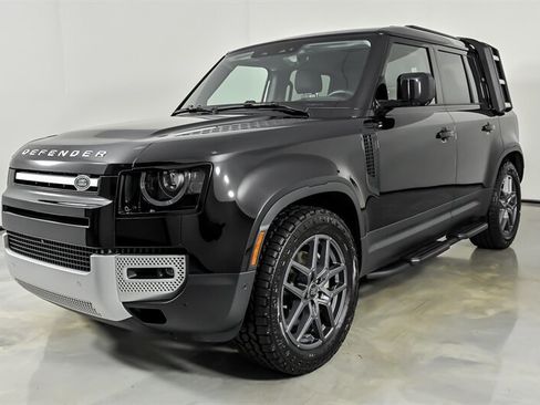 Used 2025 Land Rover Defender 110 S AWD/4WD image 6