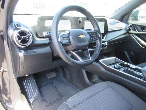 Certified 2026 Chevrolet Equinox LT FWD image 17