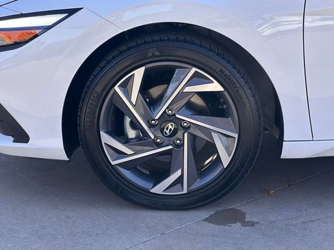 Certified 2025 Hyundai Elantra Sport image 25
