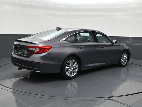 Used 2018 Honda Accord LX image 5