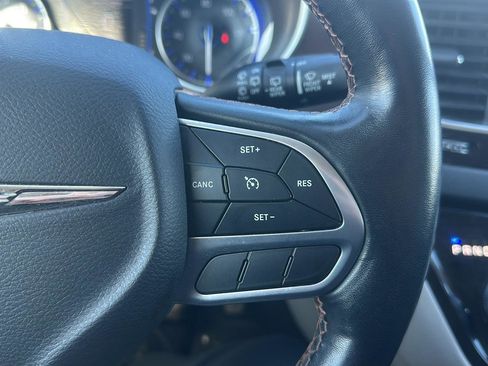 Used 2019 Chrysler Pacifica Touring Plus w/ Cold Weather Group image 14