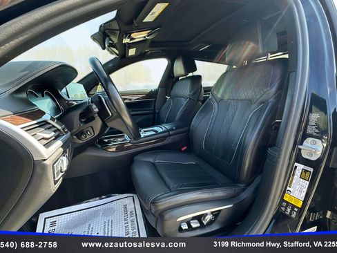 Used 2017 BMW 750i xDrive AWD/4WD image 19