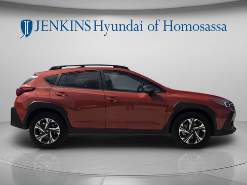 Used 2024 Subaru Crosstrek 2.0i Premium AWD/4WD image 3
